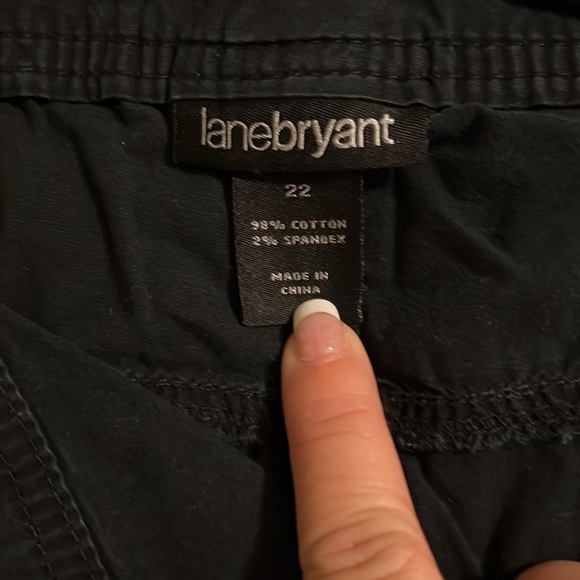 Black cargo shorts - Picture 3 of 5